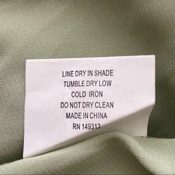 Petal & Pup Remy Dress Emerald Size 8 Animal Print Off The Shoulder Ruffle Midi - Picture 8 of 15